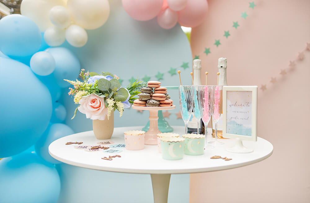 Creative Gender Reveal Table Decoration Ideas