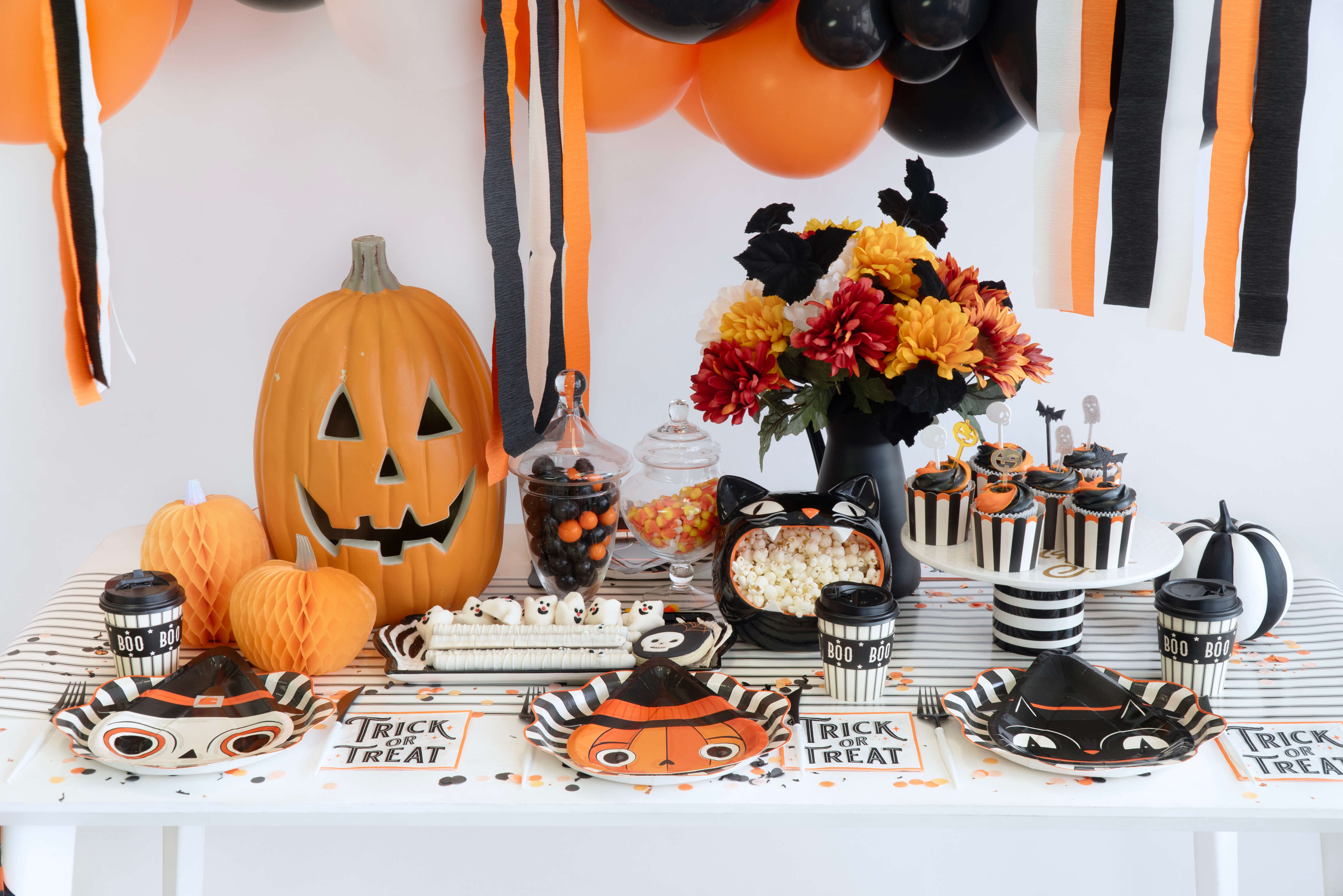 Throw a Vintage-Inspired Halloween Party This Spooky Season