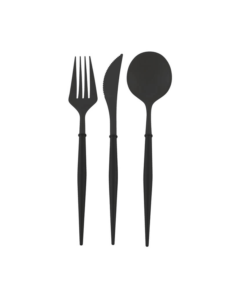 Momo Party's Black Cutlery Set by Sophistiplate. The Bella line of disposable plastic cutlery by Sophistiplate is a gorgeous and sleek modern design that elevates any table, place setting, or event. Perfect for Birthday Parties, Date Night, Family Gatherings, Holidays, Parties, BBQ's, Outdoor Entertaining, Kids Parties, and more. They're perfect for a spooky Halloween bash too!