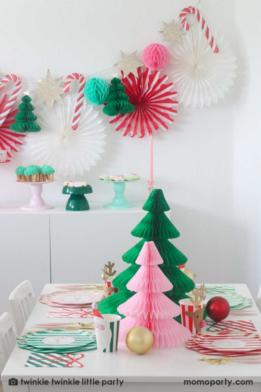 https://www.momoparty.com/cdn/shop/files/Momo-Party-Christmas-Party_Table-Decorations_Honeycomb-Trees_849109f7-0e50-45e9-95d7-24e19aa815bc.jpg?v=1700373859&width=1000