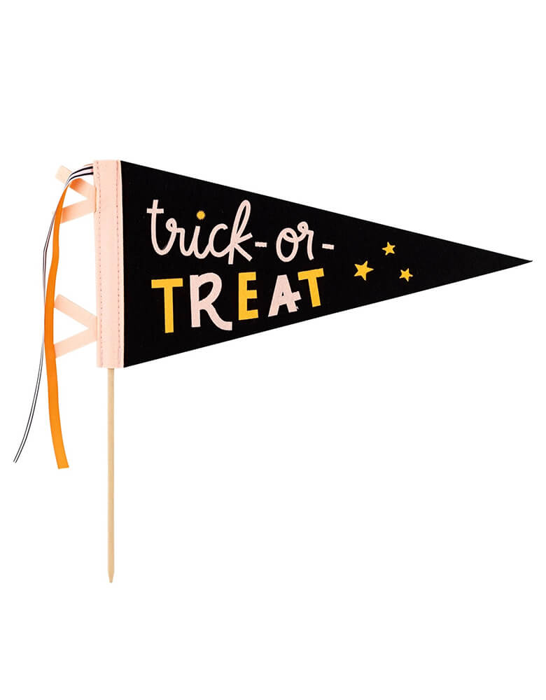 Momo Party's  7" wide x 14.5" long trick or treat felt party pennant by My Mind's Eye. With the classic Halloween black felt background and pink/orange "Trick-or-Treat" in kid's friendly font, this party pennant is perfect for kid's Halloween party in this spooky season!