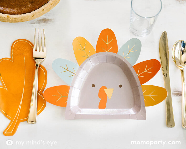 https://www.momoparty.com/cdn/shop/products/Harvest-Thanksgiving-Turkey-Plates-with-Thanksgiving-Gold-Oak-Leaf-Napkins_a165e3a6-13bf-4e90-9347-4f68c5a9f5a4.jpg?v=1632934178&width=780