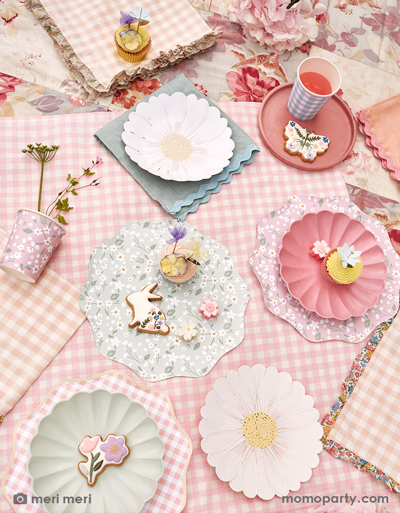 Cute paper online plates and napkins