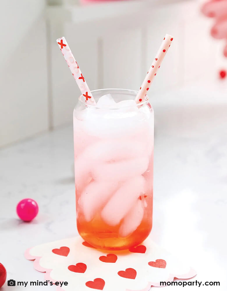 https://www.momoparty.com/cdn/shop/products/XOXO-Reusable-Party-Straws-styled.jpg?v=1671433895&width=780